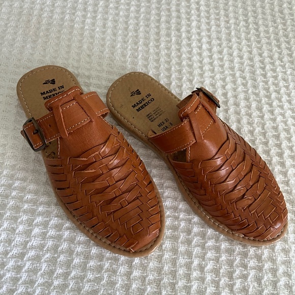 Made & Purchased in Mexico Huarache Sandals - Picture 4 of 5